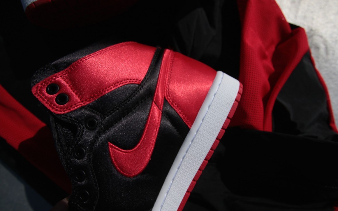 air-jordan-1-satin