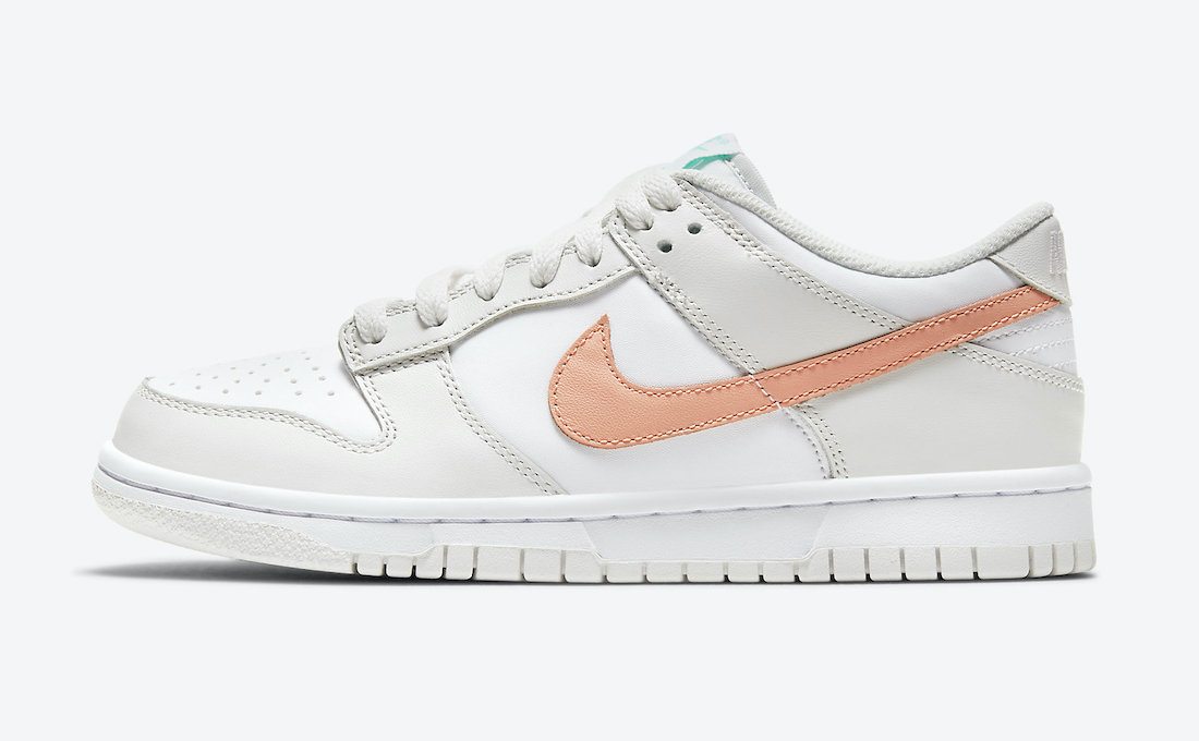 nike dunk low reverse swoosh