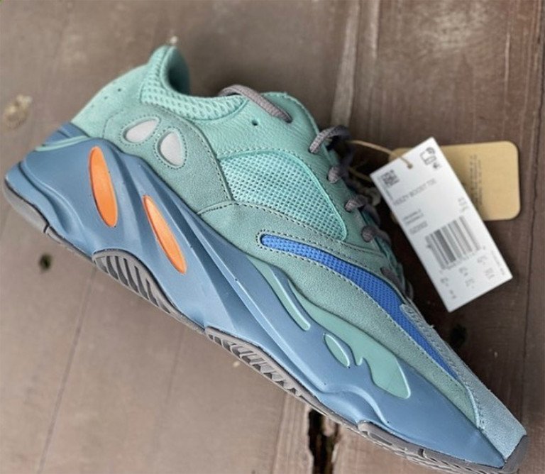 Aparece un nuevo colorway 'Fadazu' del YEEZY BOOST 700 | Desempacados