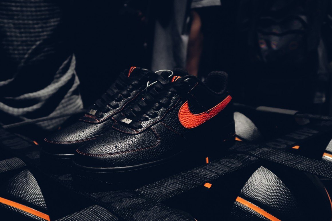 vlone-nike-air-force-1