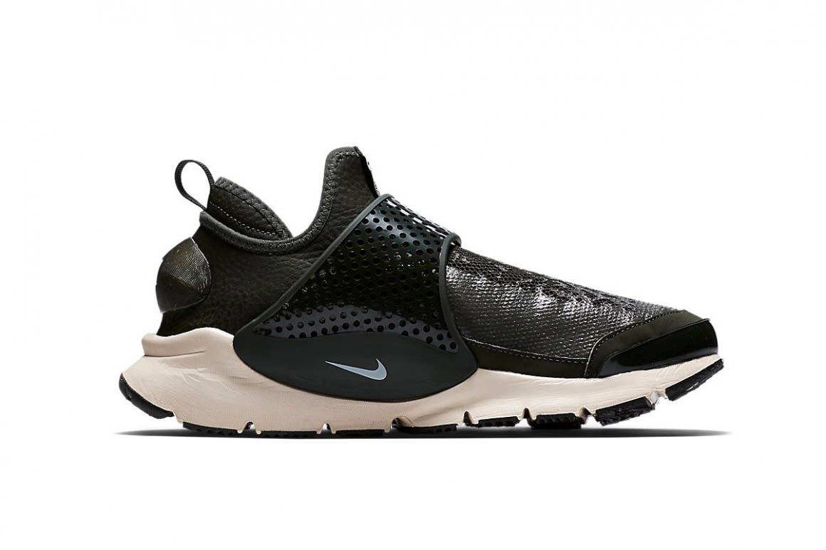 stone-island-nikelab-sock-dart-premium-reworking-1