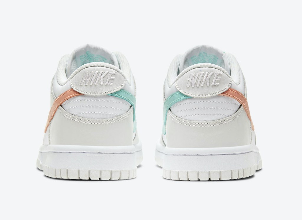 dunk mismatch swoosh