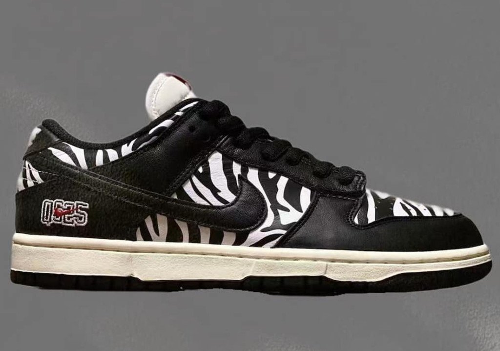 zebra dunks on feet