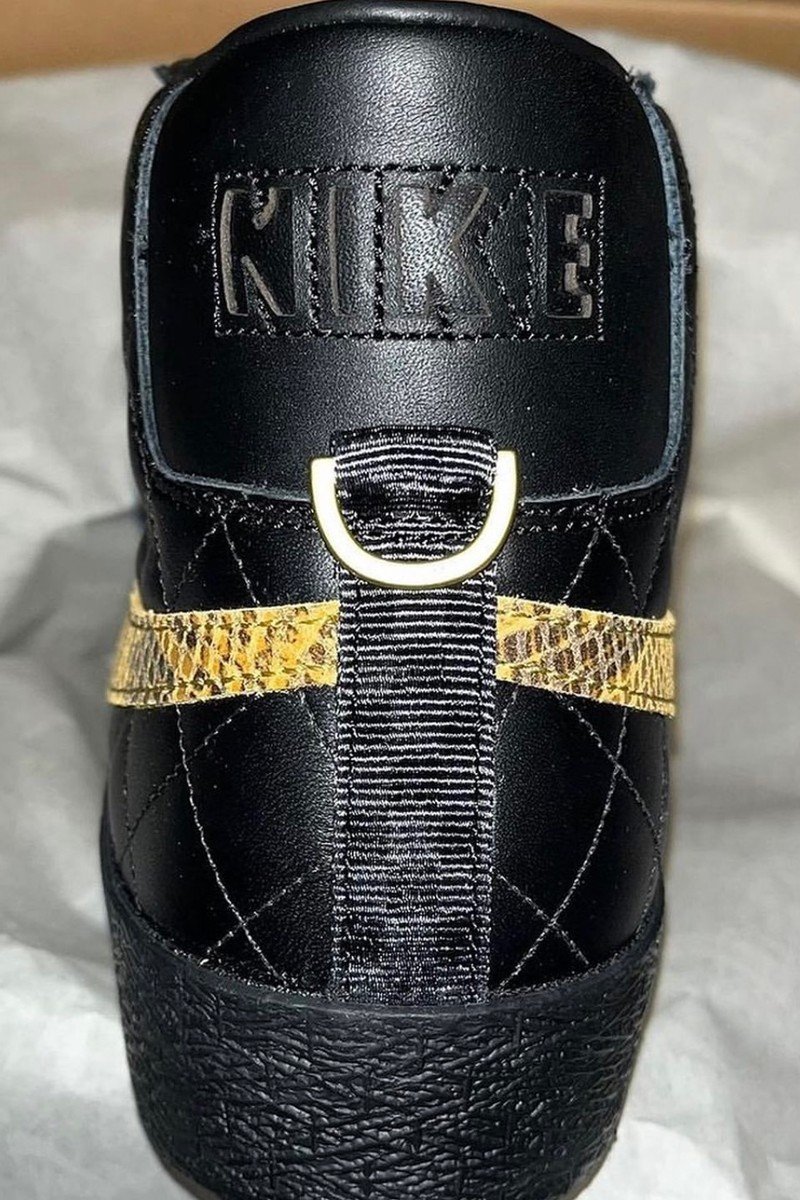 nike supreme snakeskin